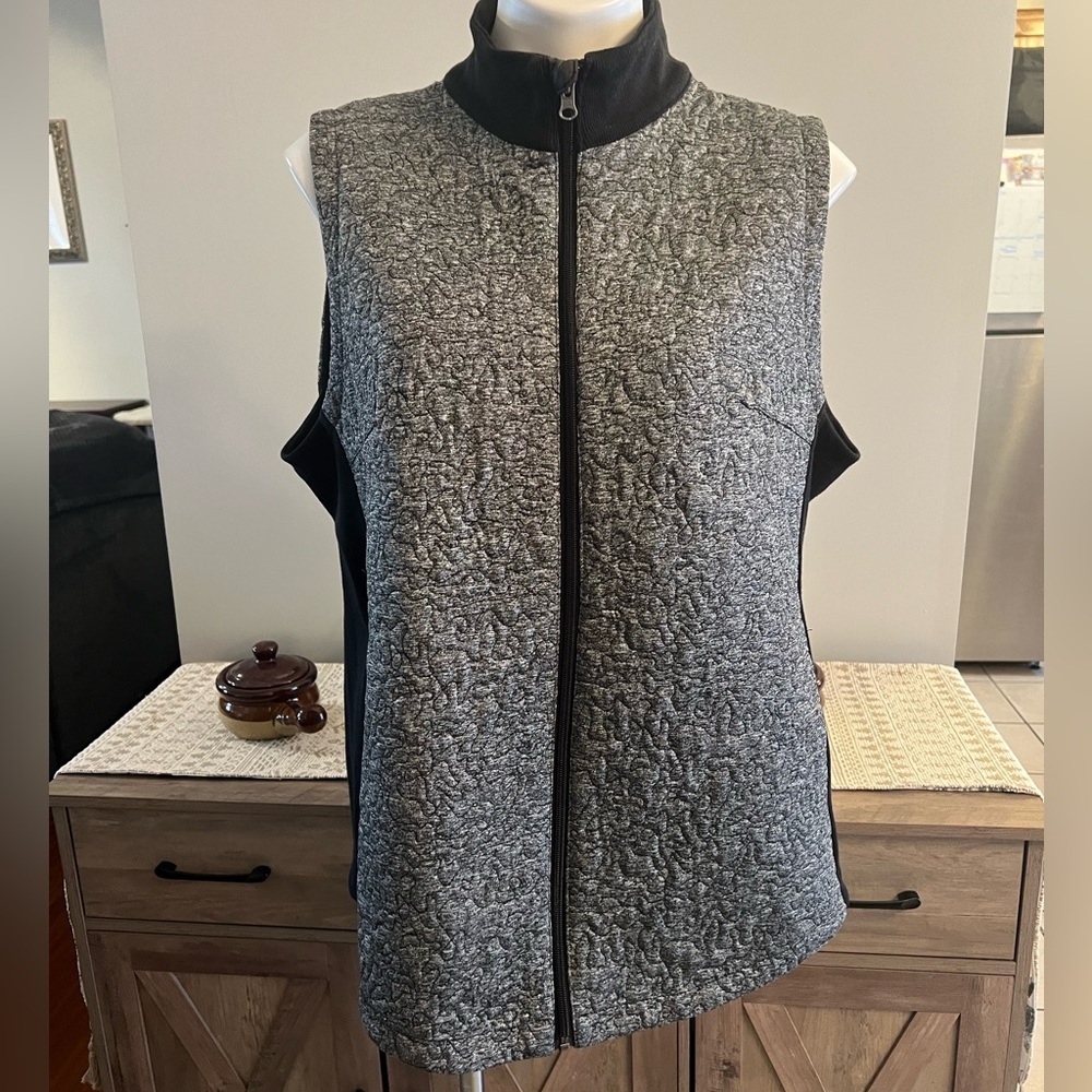 Zelos Grey and Black womens vest